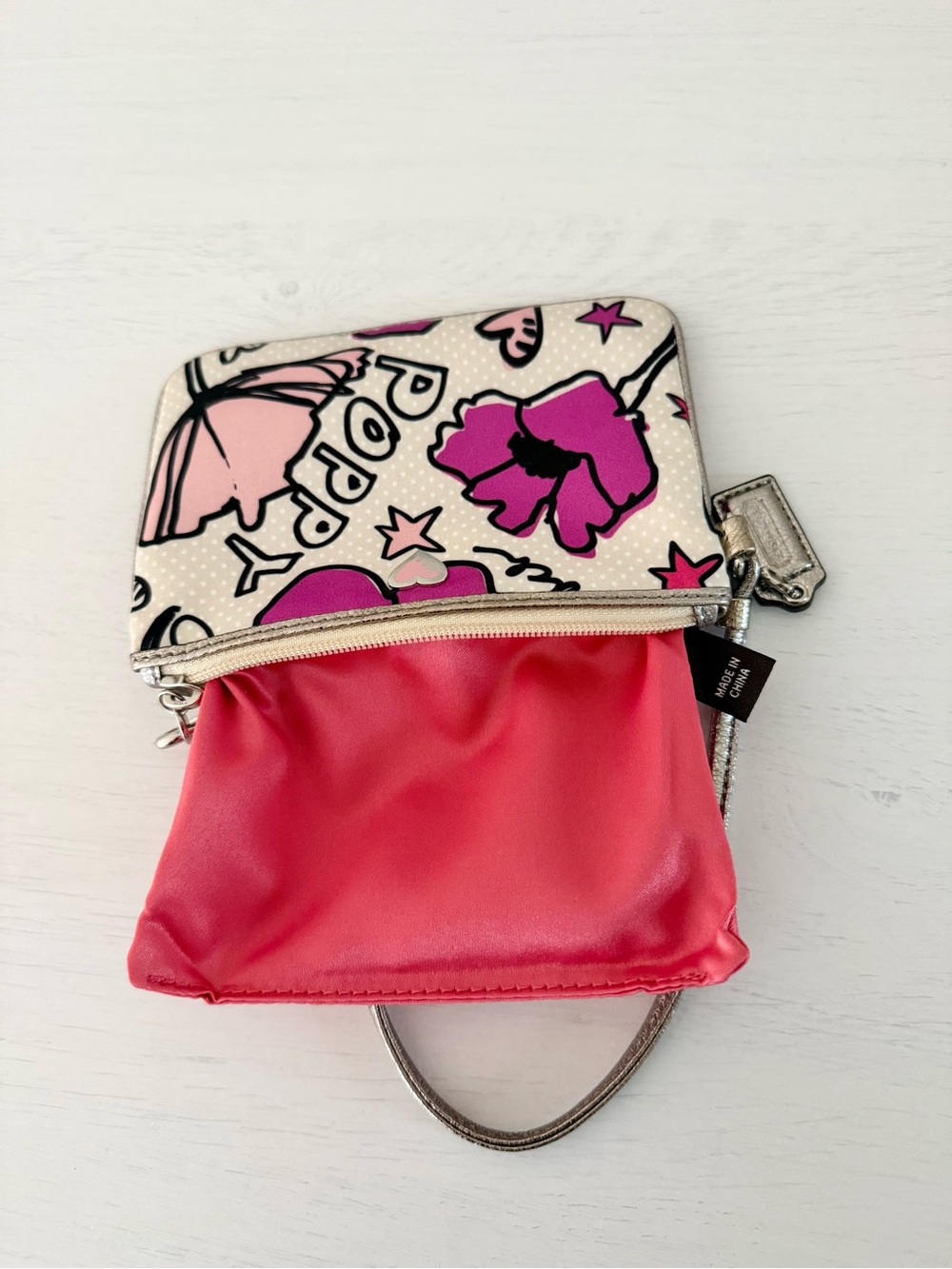Coach Poppy Limited Edition Pop Art Floral Wristlet - Picture 6 of 7